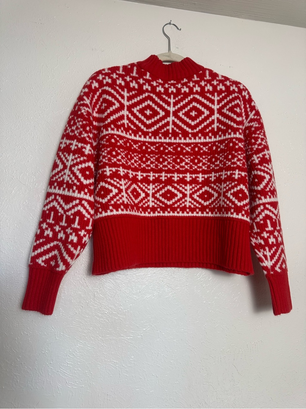 Old Navy Soft and Cozy Holiday Sweater - Picture 4 of 5